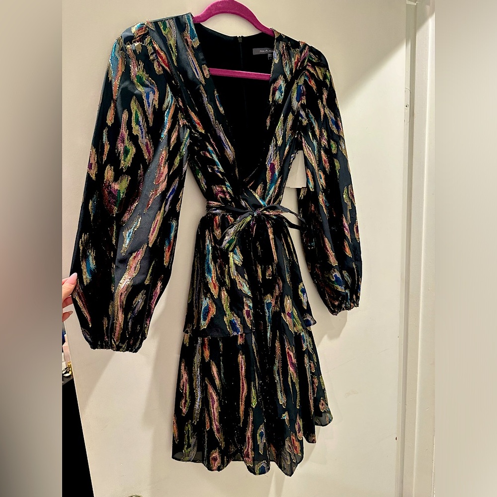 JULIA JORDAN  Size 4
Womens Metallic Above Knee Wrap Dress